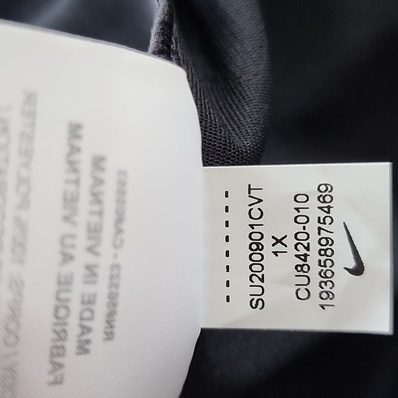 Nike Air Women's Black Drifit Top - Size 1X - Picture 7 of 8